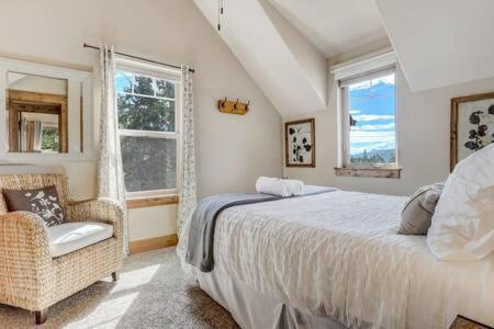 Cabin~Views~Heart Of Town~W&D~Fireplace~Kitchen Woodland Park Exterior foto