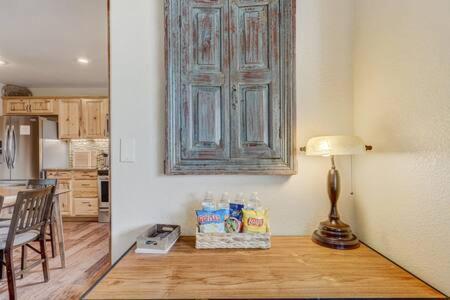 Cabin~Views~Heart Of Town~W&D~Fireplace~Kitchen Woodland Park Exterior foto